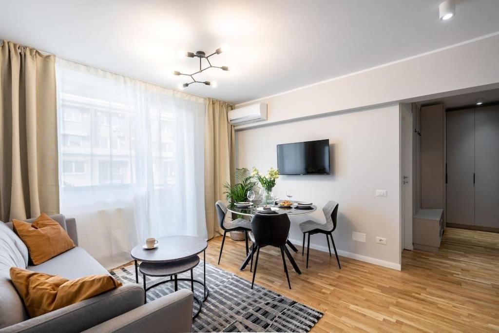 Sunny 2Br Flat - Top Location - Stunning Views Bucharest Exterior photo
