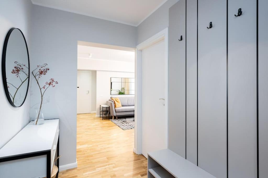 Sunny 2Br Flat - Top Location - Stunning Views Bucharest Exterior photo